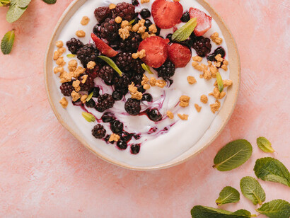 A beautiful breakfast like this not only satisfies the taste buds but also nourishes the brain, helping to maintain the balance of happiness-inducing neurotransmitters