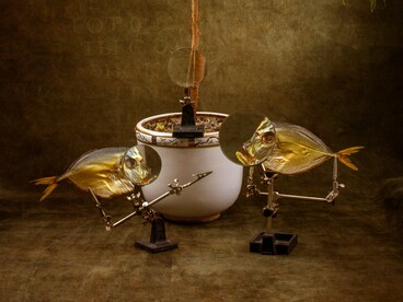  Ao contrário de comédias televisivas clássicas estadunidenses, nas quais diferentes personagens, cada um com suas falhas e defeitos, superam a negatividade ao seu redor para se tornar personagens adorados pelo público, personagens que fazem a audiência querer torcer por eles