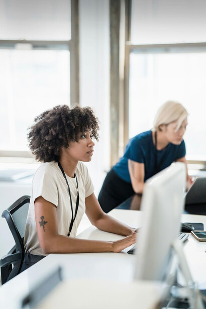 El método Princonser se fundamenta en la idea de que todo sistema organizacional estable mantiene un equilibrio entre su energía ética (E) y su materia sostenible (M)