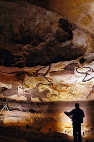 La grotte de Lascaux, Montignac-Lascaux. Je saisis la chance d’être là, ici et maintenant, sur un site majeur de notre Histoire qui date de plus de 21 000 ans