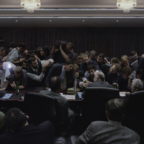 Luc Delahaye, 132nd ordinary meeting of the conference, 2004 © Avec l'aimable autorisation de Luc Delahaye et de la galerie Nathalie Obadia, Paris / Bruxelles