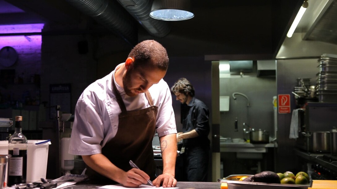 La trayectoria de Erich Eichstetter refleja cómo la gastronomía contemporánea puede cruzarse con la innovación, la tecnología y la comunicación para construir un proyecto profesional diverso y en constante evolución