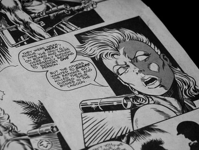 Primo piano di fumetto in bianco e nero: "Non esiste più solo l’intrattenimento, la saga o l’avventura. C’è spazio per la memoria, per la rabbia, per l’ironia, per il corpo e per la fragilità"