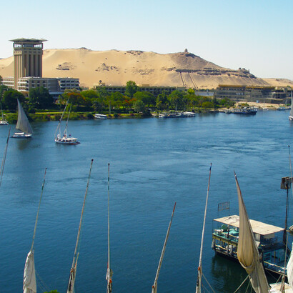 The Nile River, flowing northward into the Mediterranean Sea, is among the world’s longest rivers, extending approximately 6,650 kilometers (4,130 miles). Its drainage basin encompasses eleven countries, including the Democratic Republic of the Congo, Tanzania, Burundi, Rwanda, Uganda, Kenya, Ethiopia, Eritrea, South Sudan, Sudan, and Egypt