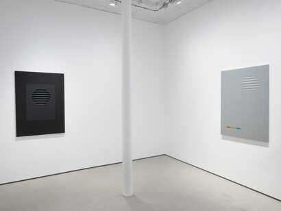 Manuel Alvess, Haute surveillance, vue d'exposition. Avec l'aimable autorisation de la Galerie Jocelyn Wolff