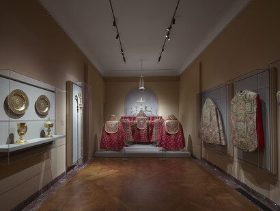 To the holy sepulcher: treasures from the Terra Sancta Museum, exhibition view. Courtesy of the Frick Collection