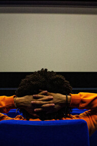 Momento de relaxamento e apreensão para o filme que está prestes a começar