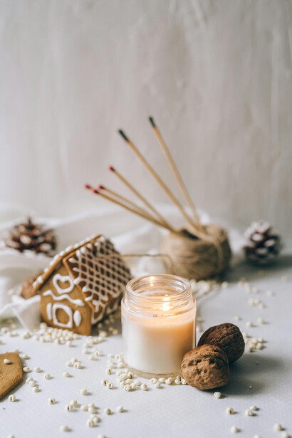 Encender cada vela invita a reflexionar sobre la esperanza, la paz, la alegría y el amor que guían este periodo litúrgico