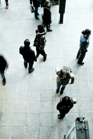 Persone in un aeroporto