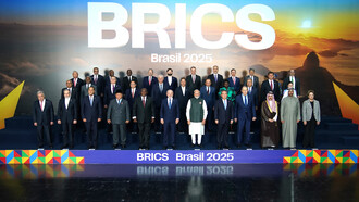 President of the Republic, Gabriel Boric Font, takes part in the official BRICS photograph alongside Member States, Partners, and Guests in Brazil