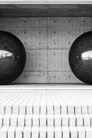 Podemos concordar que a contemporaneidade desafia sentidos, formas e tradições, altera ritmos e desafia o conhecido