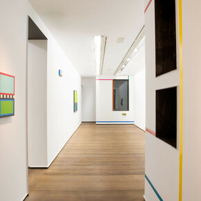 Beatriz Olano, Tonalidades, vista de exhibición. Cortesía de la Galería Rafael Pérez Hernando