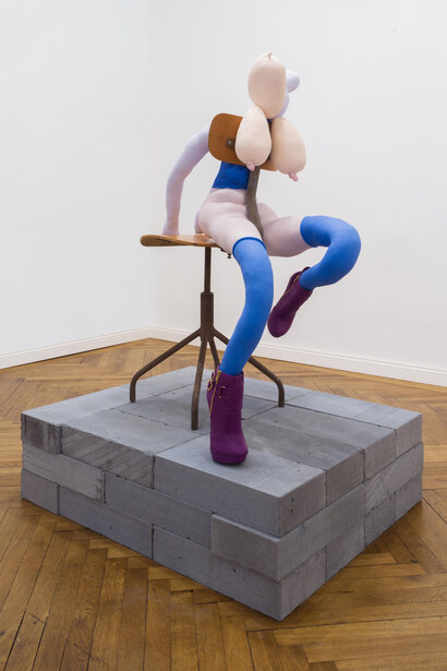 Sarah Lucas, Zen lovesong, 2022. Courtesy of Contemporary Fine Arts