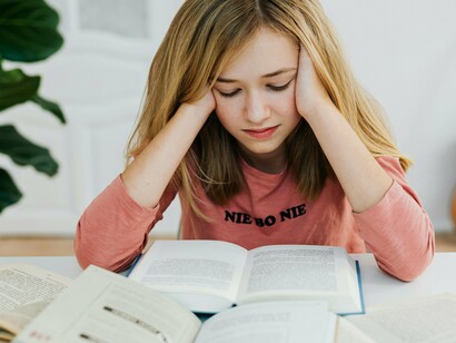 Ignoraria os livros a que prontamente me proponho e que, por vezes, têm por tema o desenvolvimento pessoal, e abdicaria de regras essenciais como a dos 5 segundos de Mel Robbins, que tantas vezes tento aplicar (ps: experimente, que resulta!)