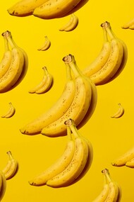 Uma fruta tão rica e poderosa, mas que ainda assim, como tantas outras, também corre riscos neste nosso imenso e frágil planeta. O aquecimento global está trazendo eventos extremos, como os que vemos todos os dias nos noticiários, tais como: disseminação de pragas, chuvas em excesso em regiões antes não tão afetadas. Esses e outros exemplos estão colaborando para um futuro onde é bem provável que a banana seja conhecida apenas em um velho retrato na parede