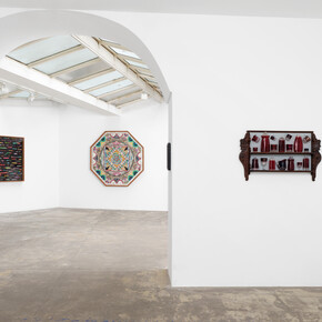 Duke Riley, Baigné de vos langueurs, vue d'exposition. Avec l'aimable autorisation de la Galerie GP & N Vallois