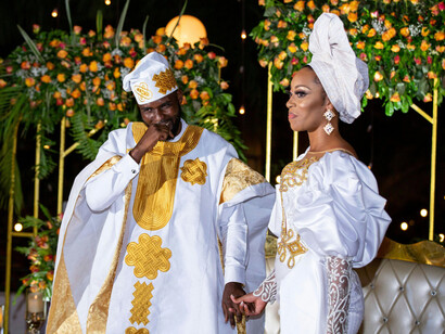 Casamento monogâmico. O sujeito poético está inserido num meio em que é raro ou quase impossível encontrar um homem que não tenha amante e/ou mais de uma esposa.