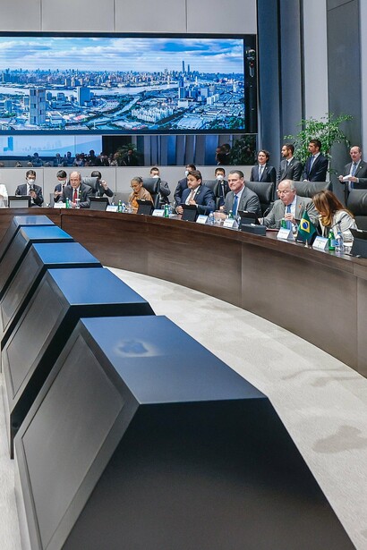 Reunión con la presidencia del Nuevo Banco del Desarrollo (NBD) en Shanghái, China, 2023