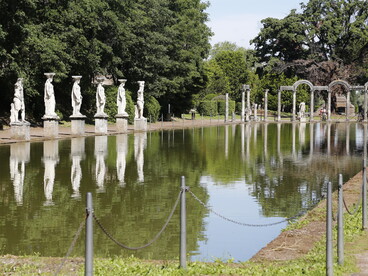 Villa Adriana fue construida entre los años 118 y 138 d. C. por el emperador Adriano como lugar de retiro y una "ciudad ideal". Tívoli, Lacio, Italia
