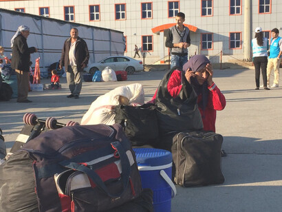 Hundreds of Syrian families continue to arrive each day at the Ibrahim Khalil checkpoint on the Turkey–Iraq border, fleeing fighting in Kobane and nearby areas of southern Syria, and since mid-September more than 10,000 refugees have sought sanctuary in the Kurdistan Region of Iraq