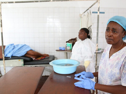 Midwife at hospital — Phyllis Phaju Stevens (right), midwife at Princess Christian Maternity Hospital, Freetown, Sierra Leone, June 18, 2015. Photo © Dominic Chavez/World Bank