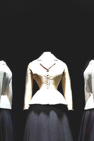 La Bar jacket di Dior e la sua evoluzione