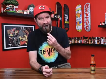 The Last Dab Apollo – Super Hot Sauces
El ají se presenta en tres formas en esta salsa: frescos, secos y aceite de ají destilado y elaborado mediante extracción con CO2, similar a la de los aceites esenciales de mayor calidad
