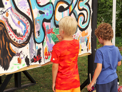 The Powderhorn Art Fair, past edition, exhibition view. Courtesy of the Powderhorn Art Fair 
