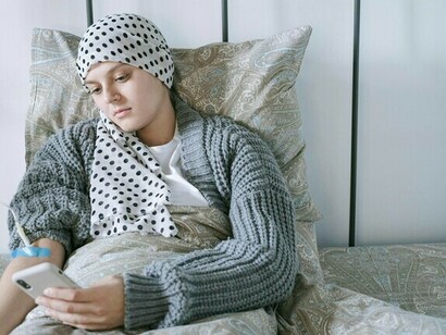 Cancer patient. Fiber and polyunsaturated fats contribute to the development of a healthy gut microbiome. This can help prevent many cancers and other diseases