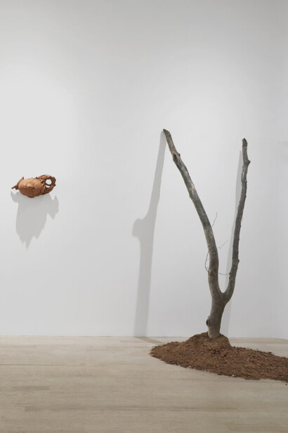 V Walton, I find rest, exhibition view. Courtesy of Hannah Traore Gallery 