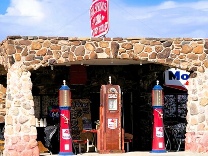 The Cool Springs Station closed in the 1960s when an interstate opened further north.
Now restored, it’s perfect for a Route 66 photo op © Photo Jane Simon Ammeson