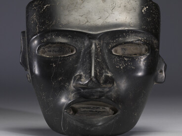 Los especialistas religiosos —sacerdotes o quizás incluso chamanes— aprovechaban el poder del mundo de los dioses y los antepasados. Al igual que todos los nativos americanos. Máscara facial, Teotihuacán, México 
