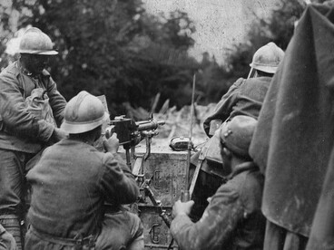 Italian soldiers in a World War I trench during the Battle of Vittorio Veneto, positioned near Fossalta