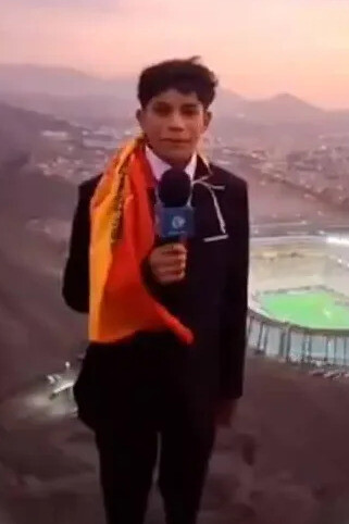 Pol Deportes demostró que el talento puede surgir incluso en contextos de precariedad, como cuando transmitió un partido desde un cerro con solo un celular
