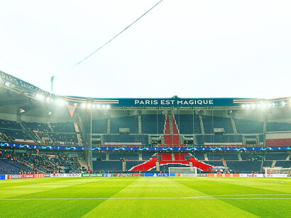 Le Parc des Princes est situé dans le sud-ouest de la capitale française, dans le 16e arrondissement, juste en face du stade Jean-Bouin
