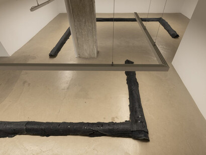 Juan López, Fuerza matriz, vista de exhibición. Cortesía de la Galería Juan Silió