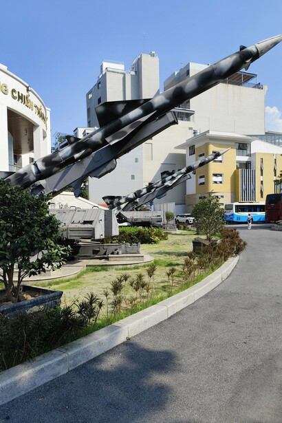 Outside the museum, the massive bomber stands preserved in daylight—a symbol of the might once believed capable of deciding wars © Photo by Daniel Gauss
