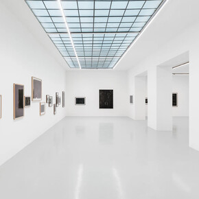 Maximilian Prüfer, Nebenlinien - 15 Jahre Naturantypie, exhibition view. Courtesy of Galerie Kandlhofer
