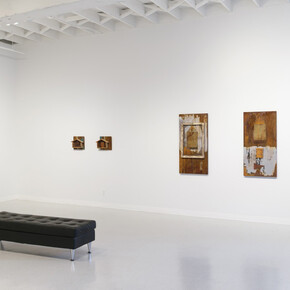 Willie Little, In my own little chair, exhibition view. Courtesy of Russo Lee Gallery