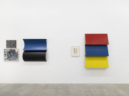 Charlotte Posenenske, From surface to space. Gesture, structure, and material, exhibition view. Courtesy of Mehdi Chouakri Gallery