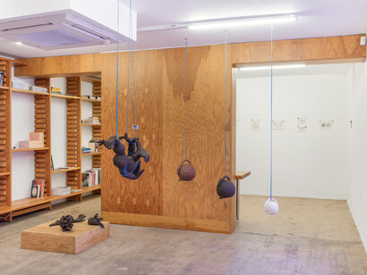 Constanza Alarcón Tennen, Tu, yo, y todo el viento entremedio, exhibition view. Courtesy of Nina Johnson 