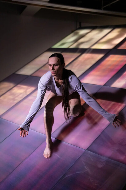 Heron. Winter performance series 2026, exhibition view. Courtesy of Carvalho 