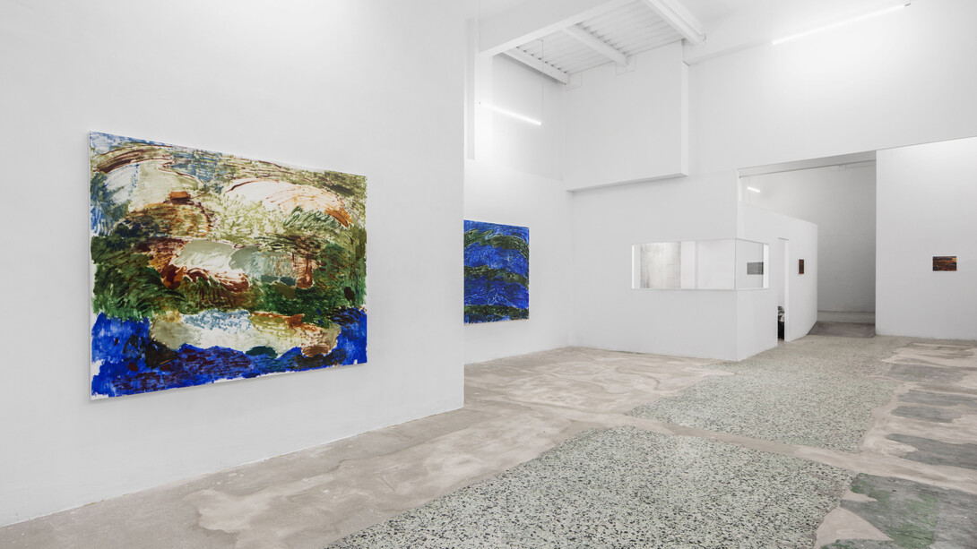 Miguel Marina, De lado, vista de exhibición. Cortesía de Galería Nordés