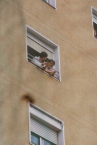 Confinados... y aplaudiendo cada tarde a los sanitarios