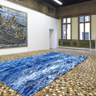 Andrea Mastrovito, Quando il cielo finisce, veduta dell’esposizione. Cortesia della Galleria Michela Rizzo