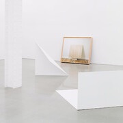 Fond Illusions, Exhibition view. Courtesy of Perrotin