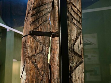 Geometric patterns etched into the Idol’s surface — Zigzags, chevrons, and herringbones suggest a symbolic language now lost to time, Russia