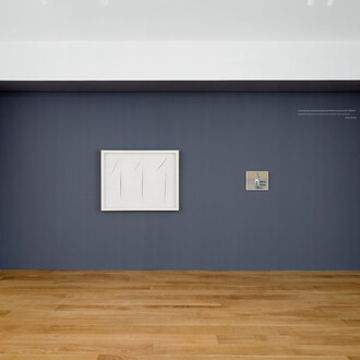 Au-Delà. Morandi/Fontana, veduta della mostra. Per gentile concessione di Tornabuoni Art