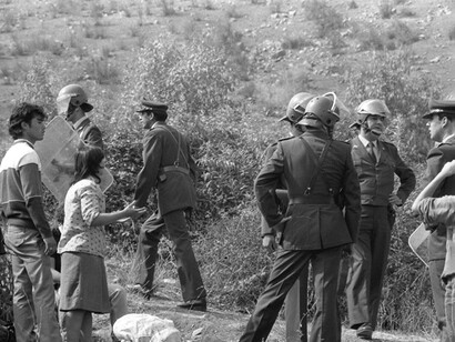 Kena Lorenzini, Carabineros invaden la toma de terreno, Campamento Juan Pablo II, 1987