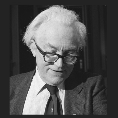 Michael Foot: giornalista e intellettuale laburista, autore sotto lo pseudonimo di Cassius de "Il processo a Mussolini", usò la forma del processo fittizio per denunciare la complicità delle élite conservatrici britanniche con il fascismo